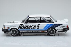 Volvo 240 Turbo Nordica #2 U. Granberg / T. Lindstrom ETCC Brno 1986 IXO 1:18 18RMC088 メタル - 画像 3/6