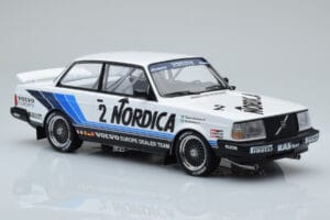 Volvo 240 Turbo Nordica #2 U. Granberg / T. Lindstrom ETCC Brno 1986 IXO 1:18 18RMC088 メタル - 画像 4/6