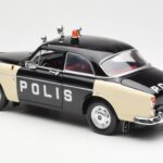 Volvo P121 ポリス Revell 1:18 - image 7 of 8