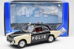 Volvo P121 ポリス Revell 1:18 8904 メタル - 画像 8/8