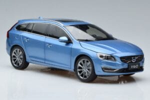 Volvo V60 D3 パワーブルー FAW 1:18 9430839 メタル - 画像 5/7