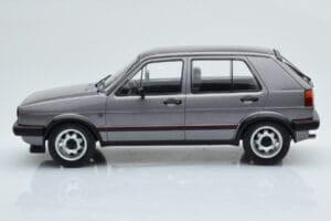 Volkswagen Golf GTI Mk2 グレー MCG 1:18 MCG18390 メタル - 画像 3/6