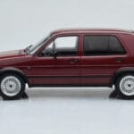 Volkswagen Golf GTI Mk2 レッド MCG 1:18 - image 3 of 6
