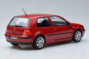 Volkswagen Golf Mk4 レッド Norev 1:18 188573 メタル - 画像 3/7