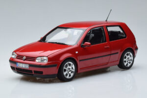 Volkswagen Golf Mk4 レッド Norev 1:18