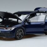 Volkswagen Golf GTI Mk8 ブルー Norev 1:18 188594 メタル - image 2 of 7