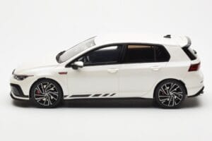 Volkswagen Golf GTI Mk8 Clubsport ホワイト Otto 1:18 OT986 レジン - 画像 3/6