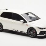 Volkswagen Golf GTI Mk8 Clubsport ホワイト Otto 1:18 - image 4 of 6
