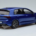 Volkswagen Golf Mk8 R ブルー Otto 1:18 - image 2 of 6