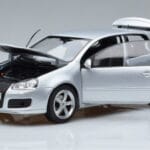 Volkswagen Golf GTI Mk5 Pirelli Edition シルバー Norev 1:18 188425 メタル - image 2 of 7