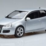 Volkswagen Golf GTI Mk5 Pirelli Edition シルバー Norev 1:18 188425 メタル