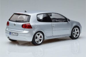 Volkswagen Golf GTI Mk5 Pirelli Edition シルバー Norev 1:18 188425 メタル - 画像 3/7