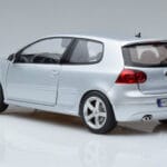 Volkswagen Golf GTI Mk5 Pirelli Edition シルバー Norev 1:18 188425 メタル - image 6 of 7