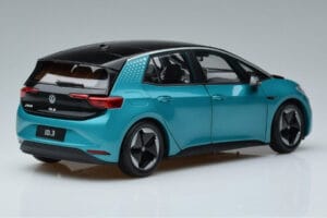 Volkswagen ID.3 グリーン FAW 1:18 ZVN000001GRU メタル - 画像 3/7