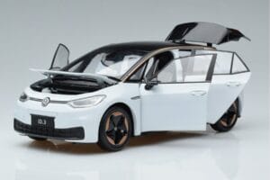 Volkswagen ID.3 ホワイト FAW 1:18 ZVN000001WEI メタル - 画像 2/7