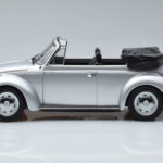 Volkswagen Beetle 1303 カブリオレ シルバー Norev 1:18 - image 3 of 6