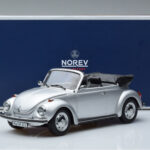 Volkswagen Beetle 1303 カブリオレ シルバー Norev 1:18 - image 6 of 6