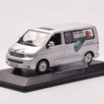 Volkswagen Multivan T5 シルバー Heli Coil Edition Minichamps 1:43 - image 2 of 4