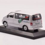 Volkswagen Multivan T5 シルバー Heli Coil Edition Minichamps 1:43 - image 3 of 4