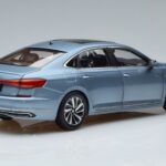 Volkswagen Passat B8 ブルー FAW 1:18 ZVF000003A メタル - image 3 of 7