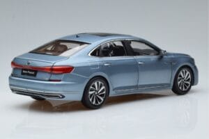 Volkswagen Passat B8 ブルー FAW 1:18 ZVF000003A メタル - 画像 3/7