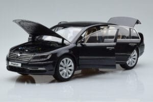 Volkswagen Phaeton V6 マゼッパグレー Kyosho 1:18 08831MBK メタル - 画像 2/9