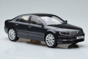Volkswagen Phaeton V6 マゼッパグレー Kyosho 1:18 08831MBK メタル - 画像 6/9
