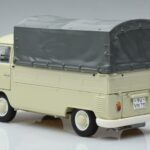Volkswagen T1b Pickup Schuco 1:18 450037000 メタル - image 6 of 7