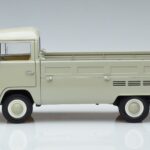 Volkswagen T2a Pickup 50周年アニバーサリーエディション Schuco 1:18 450019800 メタル - image 4 of 7