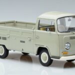 Volkswagen T2a Pickup 50周年アニバーサリーエディション Schuco 1:18 450019800 メタル - image 5 of 7