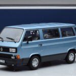 Volkswagen T3 Multivan ブルー Norev 1:18 - image 6 of 6