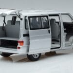 Volkswagen T4b Transporter Caravelle Minibus Schuco 1:18 450041500 メタル - image 2 of 8