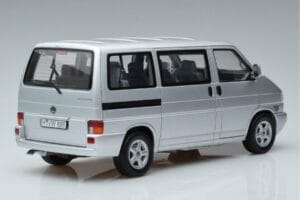 Volkswagen T4b Transporter Caravelle Minibus Schuco 1:18 450041500 メタル - 画像 3/8