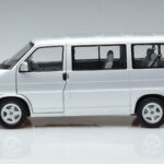 Volkswagen T4b Transporter Caravelle Minibus Schuco 1:18 450041500 メタル - image 5 of 8