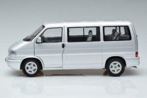 Volkswagen T4b Transporter Caravelle Minibus Schuco 1:18 450041500 メタル - 画像 5/8