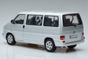 Volkswagen T4b Transporter Caravelle Minibus Schuco 1:18 450041500 メタル - 画像 7/8