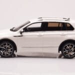 Volkswagen Tiguan R ホワイト Otto 1:18 - image 3 of 6