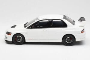 Mitsubishi Lancer Evo VIII MR FQ-400 ホワイト Otto 1:18 OT777 レジン - 画像 3/6