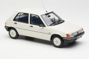 Peugeot 205 Junior ホワイト Otto 1:18 OT463 レジン - 画像 4/6