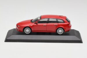 Alfa Romeo 159 Sportwagon アルファレッド Minichamps 1:43 400120511 メタル