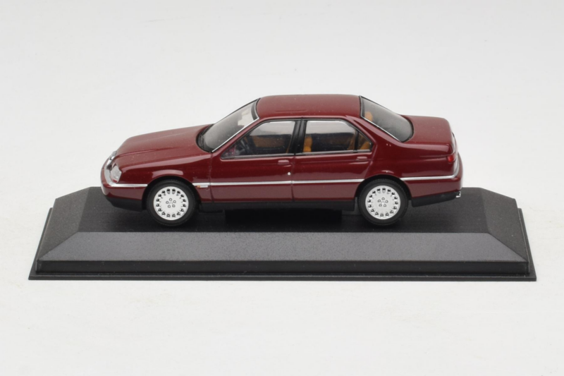Alfa Romeo 164 3.0 Super V6 ダークレッド Minichamps 1:43 436120700 メタル