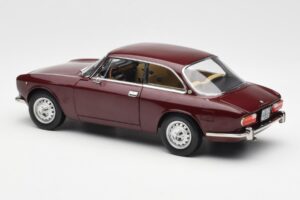 Alfa Romeo 2000 GTV マルーンレッド Norev 1:18 187916 メタル - 画像 7/8
