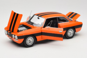 Alfa Romeo 2000 GTV オレンジ Norev 1:18 187918 メタル - 画像 2/8
