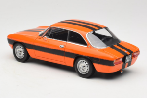 Alfa Romeo 2000 GTV オレンジ Norev 1:18 187918 メタル - 画像 7/8