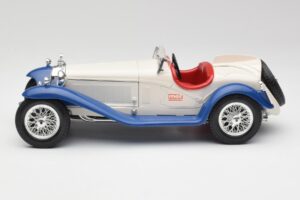 Alfa Romeo 2300 Spider ホワイト & ブルー Bburago 1:18 3008-M1 メタル - 画像 3/6