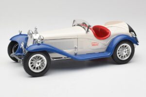 Alfa Romeo 2300 Spider ホワイト & ブルー Bburago 1:18 3008-M1 メタル