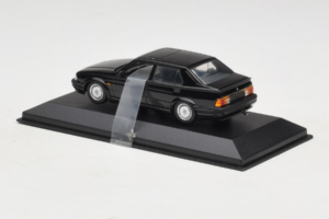 Alfa Romeo 75 3.0 V6 ブラック Minichamps 1:43 403120463 メタル - 画像 3/4