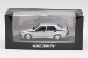 Alfa Romeo 75 3.0 V6 シルバー Minichamps 1:43 400120461 メタル - 画像 4/4