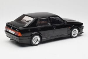 Alfa Romeo 75 Turbo Evoluzione ブラック MCG 1:18 MCG18429 メタル - 画像 2/6