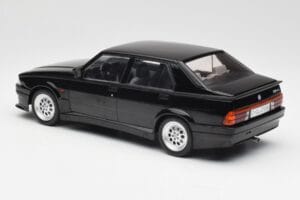 Alfa Romeo 75 Turbo Evoluzione ブラック MCG 1:18 MCG18429 メタル - 画像 5/6